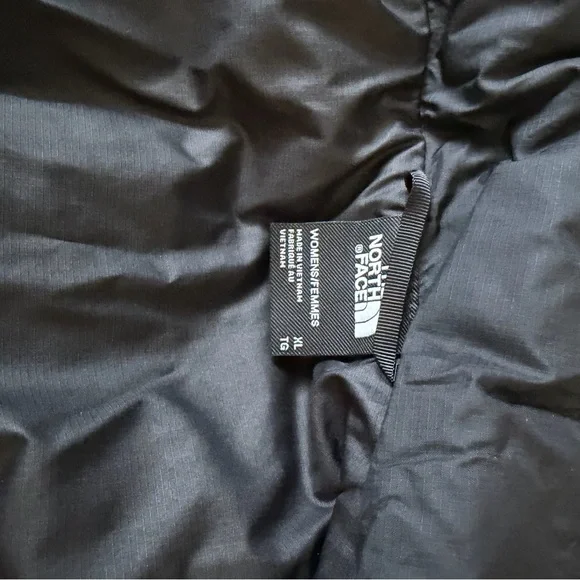 The North Face Women's Dark Puffer Jacket - Picture 3 of 5